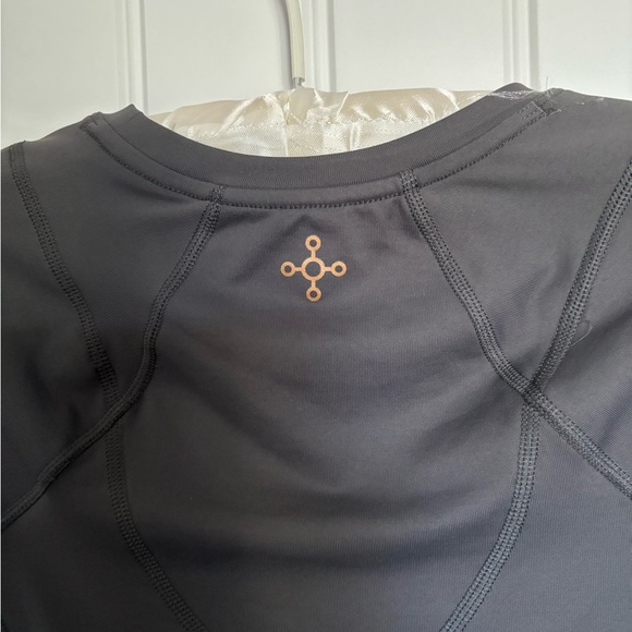 NWOT. Tommy Copper back support tee - Picture 6 of 8